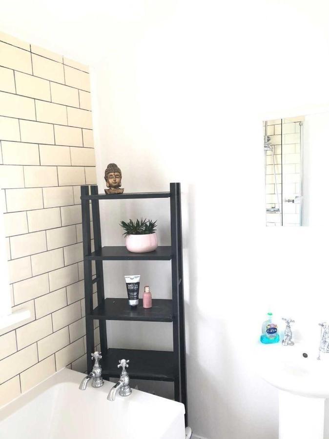 Entire Residential Property With Parking Kingston upon Hull Esterno foto